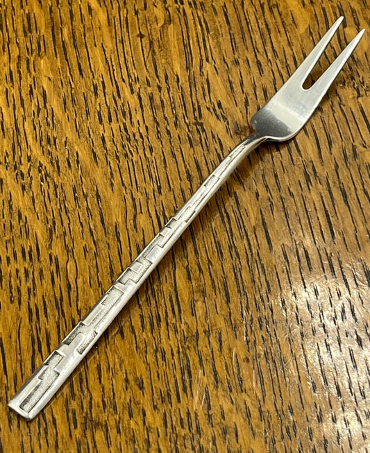 Arts & craft silver butter or pastry fork 835