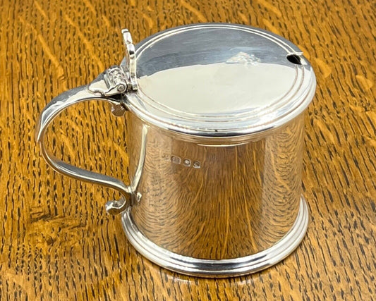 A good sized Drum sterling silver mustard pot  by Richard Comyn's London 1972