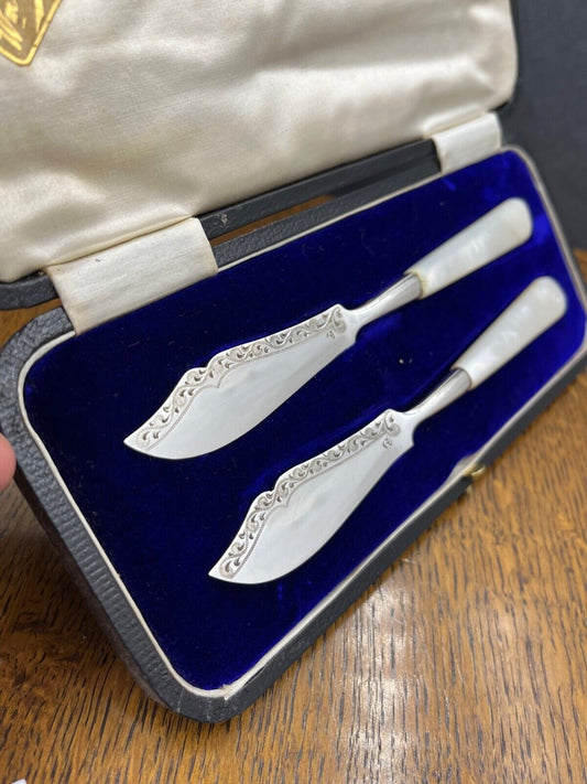 Edwardian silver plated & mother of pearl butter spreaders circa 1910