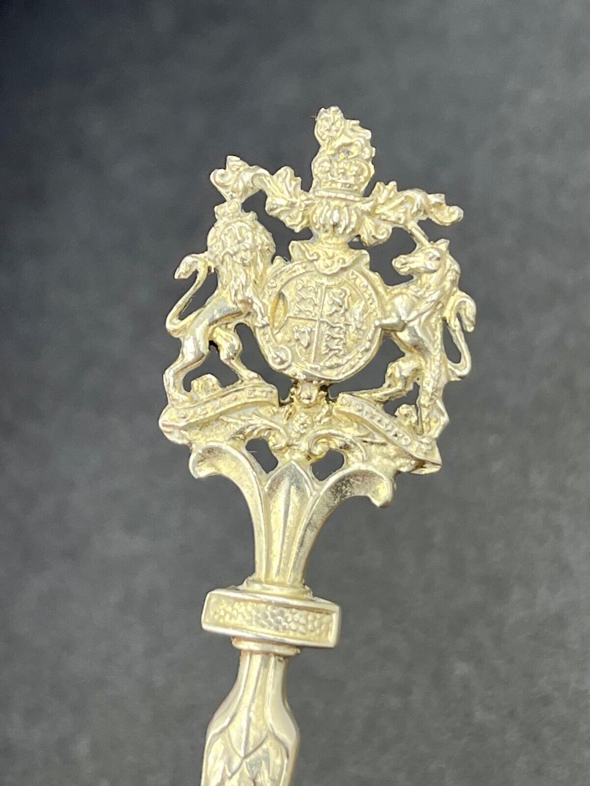 A fine quality silver gilt souvenir spoon King George V Birmingham 1914